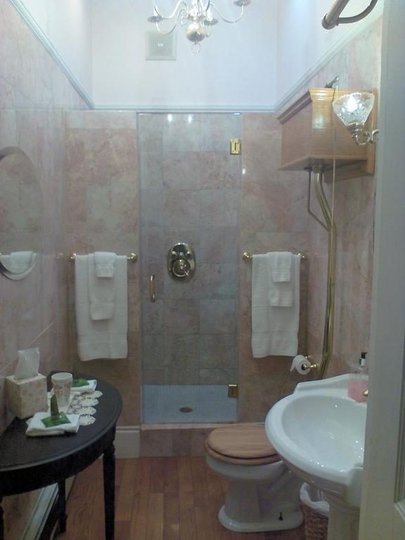 A Kingston Bed & Breakfast Ngoại thất bức ảnh